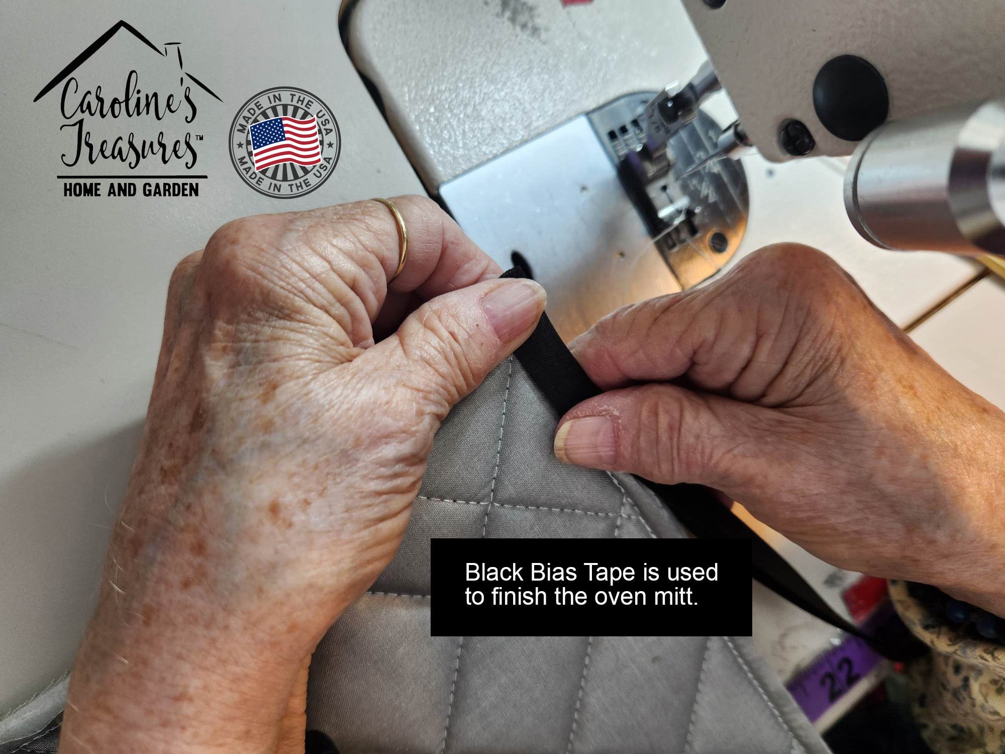 Christmas Shih Tzu Oven Mitt BB4981OVMT